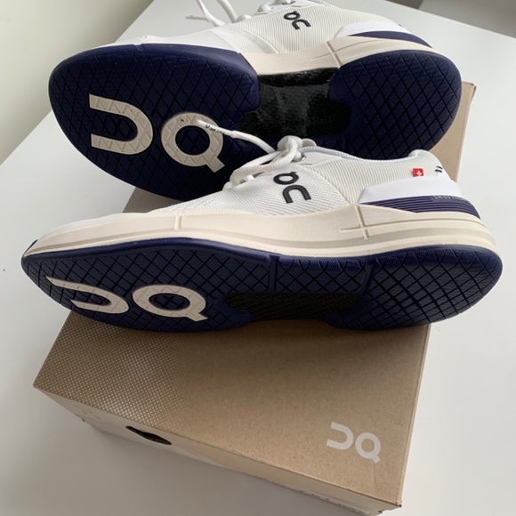 On Cloud ROGER Federer Pro - Women’s Tennis Sneakers - 7.5 - Picture 5 of 7